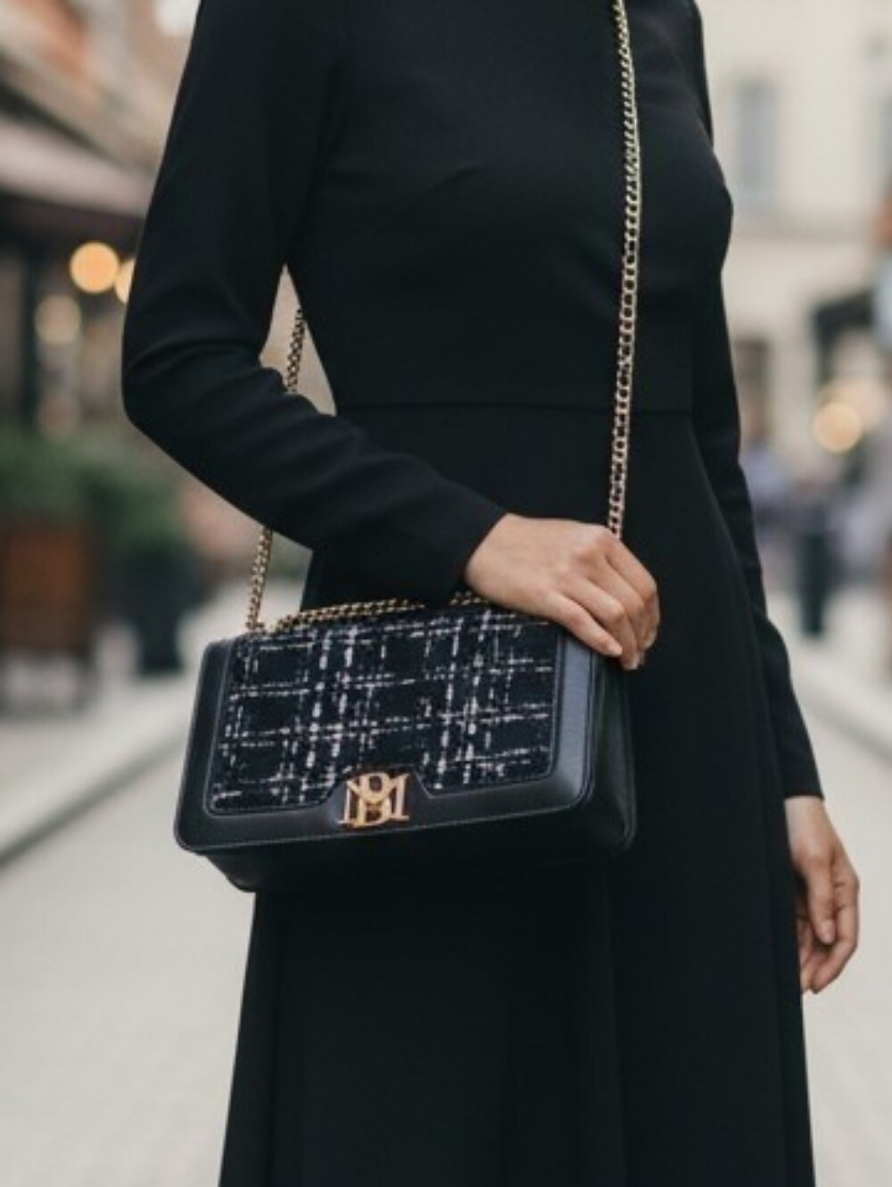 Badgley Mischka Black and Gold Shoulder Bag